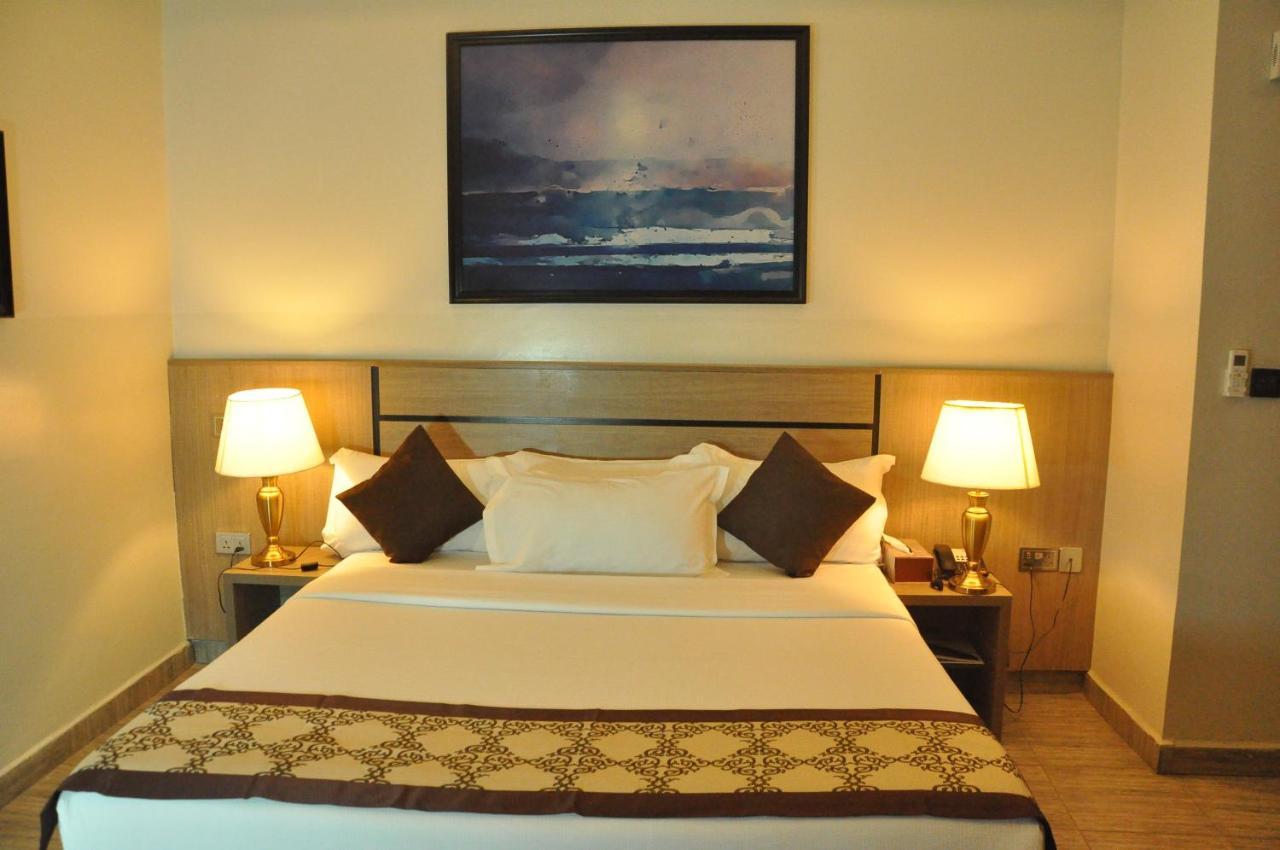 Moz One Executive Guest Rooms Agadez Mobushipe Exteriér fotografie